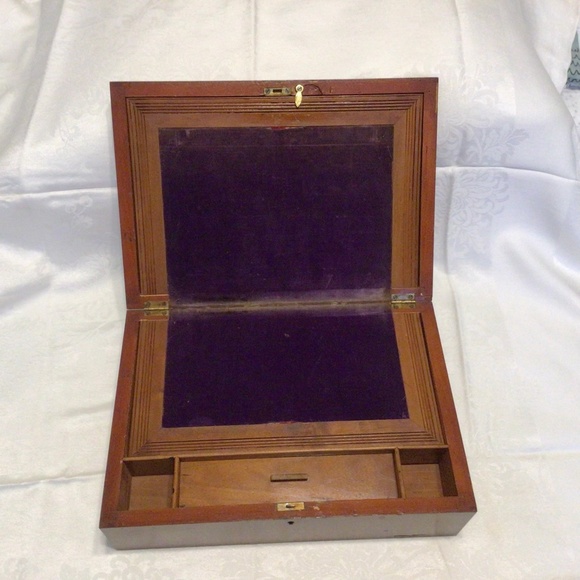 Burled veneer 19th century lap desk. - Picture 4 of 11